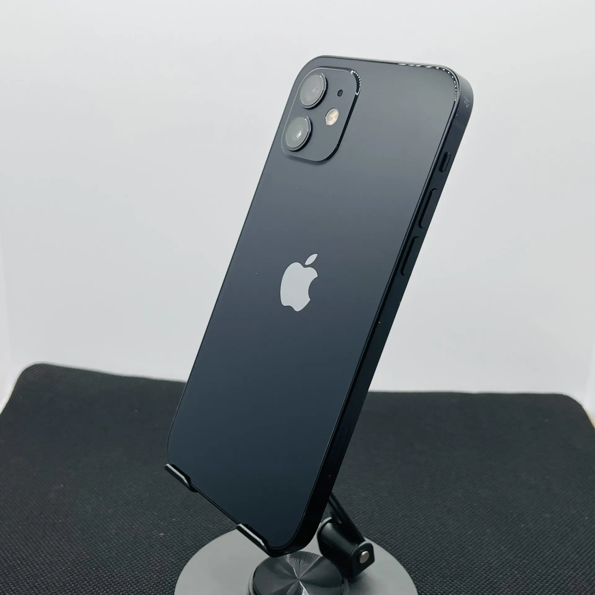 iPhone 12 photo 2