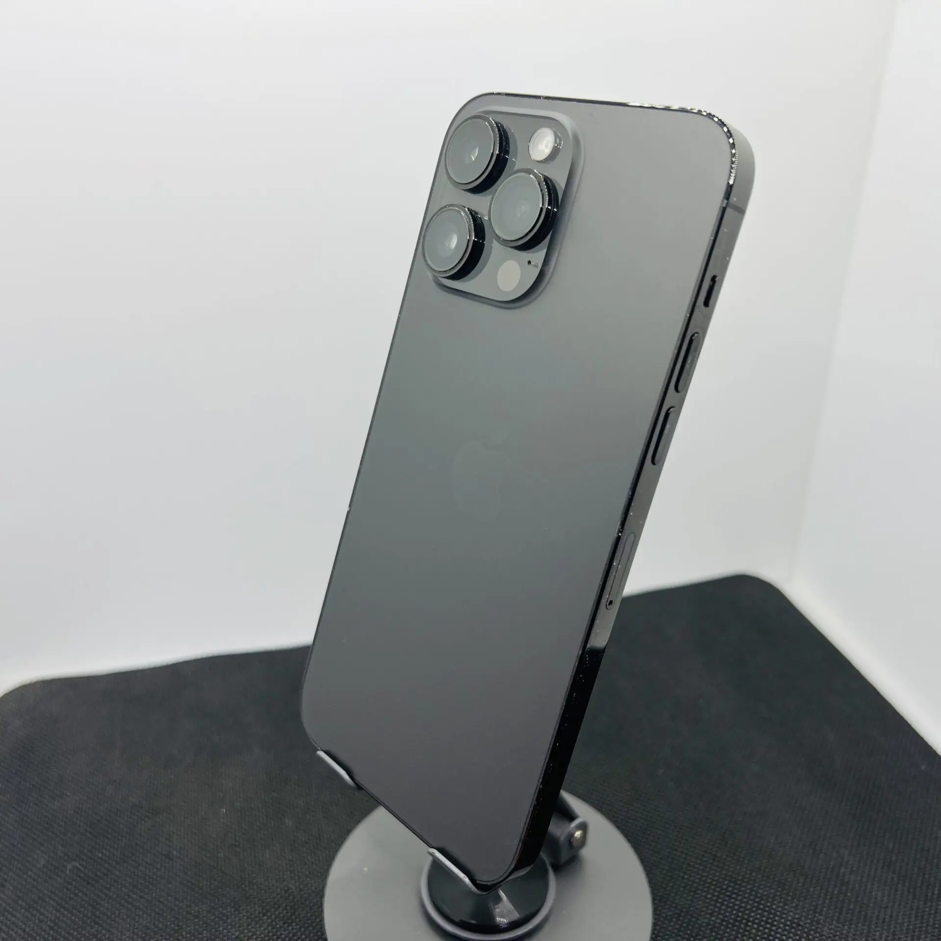 iPhone 14 Pro Max photo 2