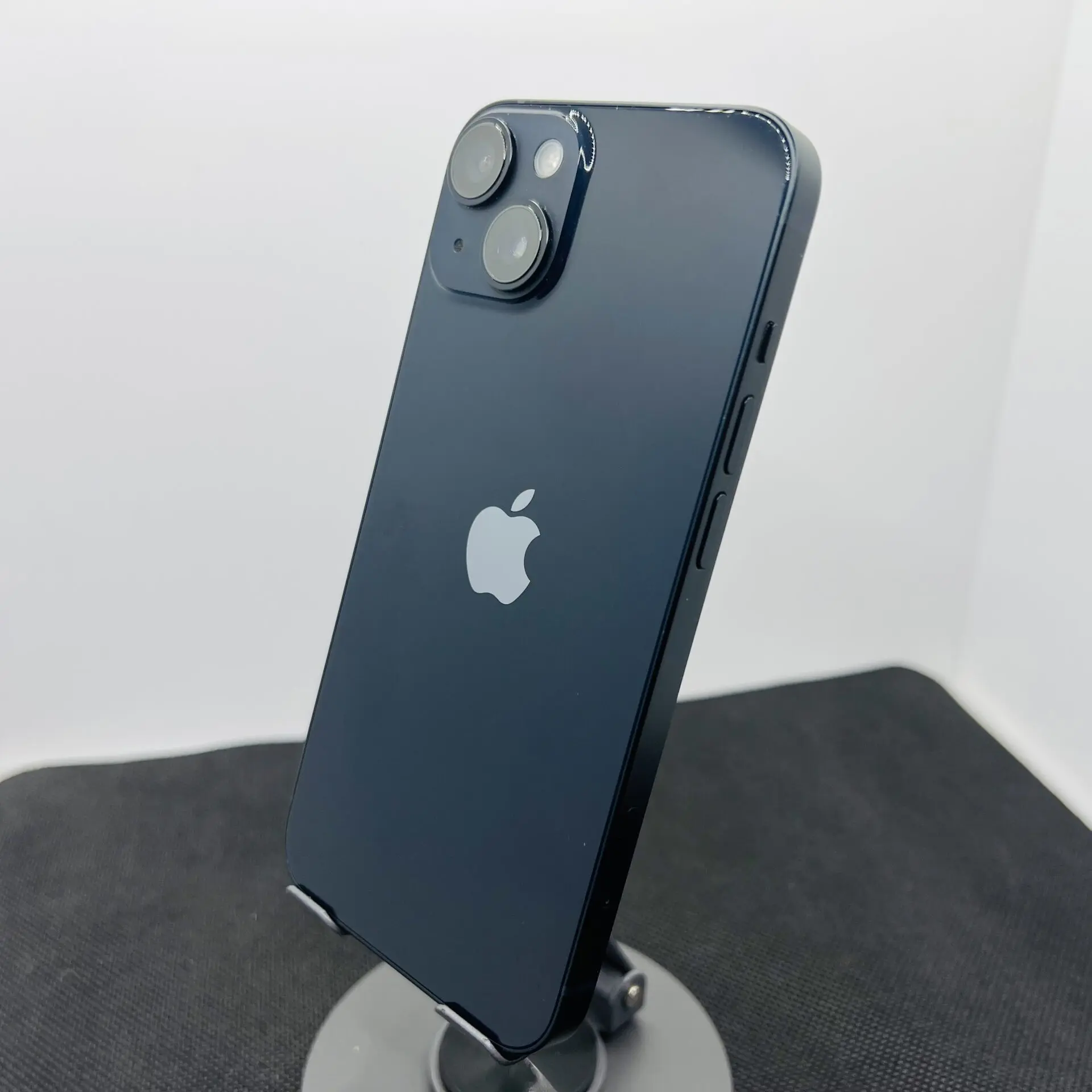 iPhone 14 photo 3