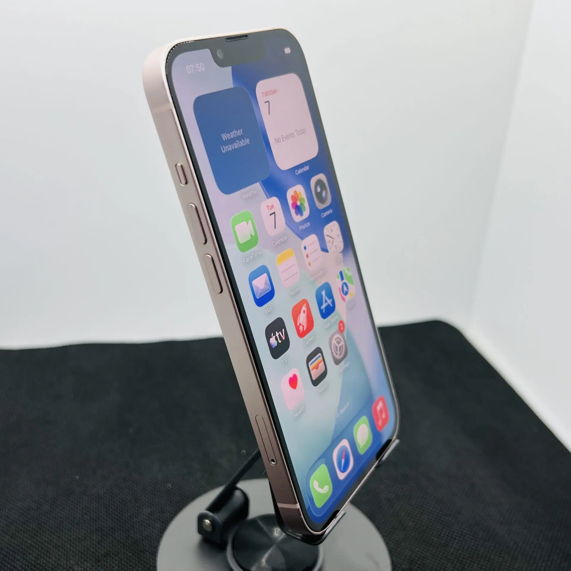 iPhone 13 photo 3